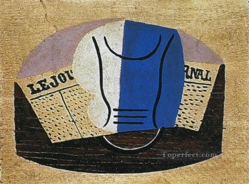  morte Painting - Nature morte au Journal Verre et journal 1923 Cubist